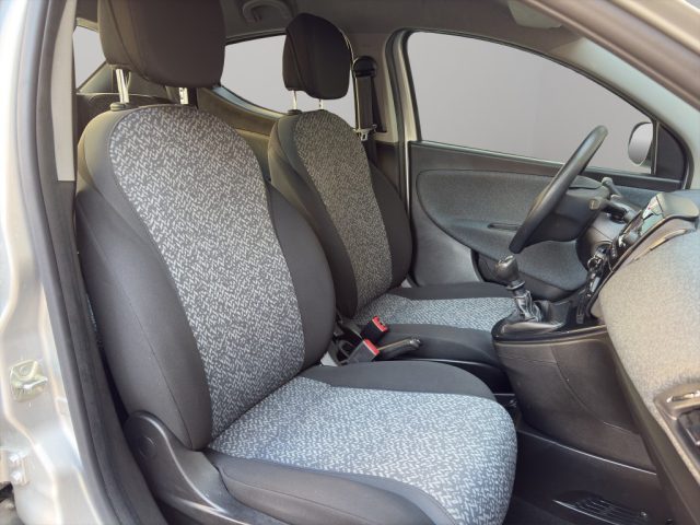 LANCIA Ypsilon usata, con Supporto lombare