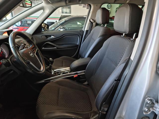 OPEL Zafira Tourer usata, con Controllo automatico clima