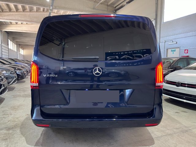 MERCEDES-BENZ V 220 usata, con Autoradio