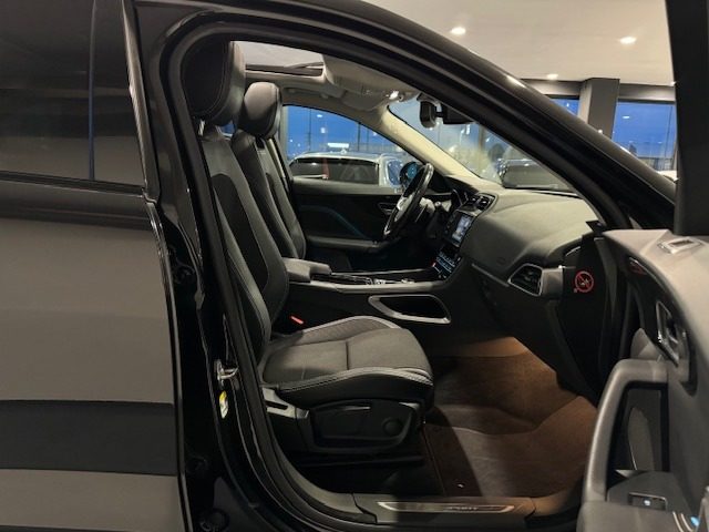 JAGUAR F-Pace usata, con Interni in pelle