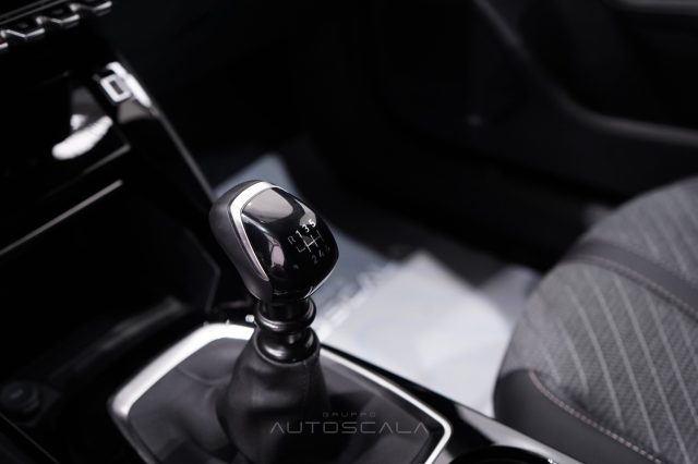 PEUGEOT 2008 usata, con Touch screen
