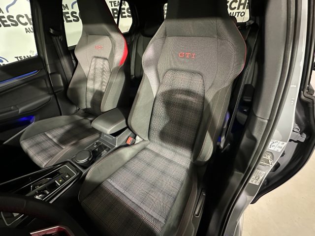 VOLKSWAGEN Golf usata, con Autoradio