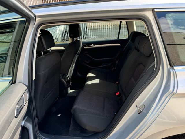 VOLKSWAGEN Passat Variant usata, con Cerchi in lega