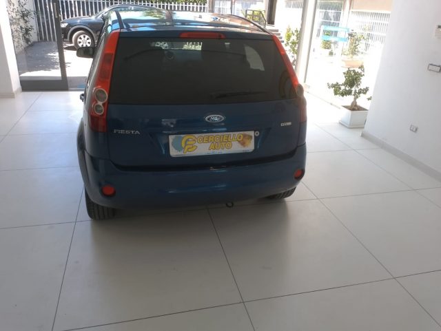 FORD Fiesta usata, con Autoradio