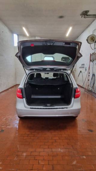 MERCEDES-BENZ B 180 usata, con Touch screen