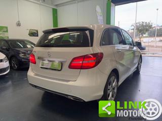 MERCEDES-BENZ B 180 usata, con Alzacristalli elettrici