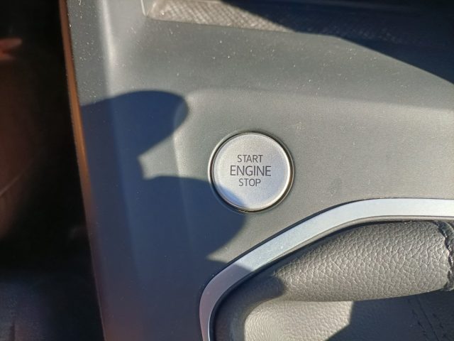 VOLKSWAGEN Golf usata, con Fari LED