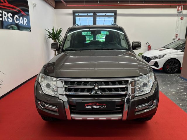 MITSUBISHI Pajero usata, con Airbag