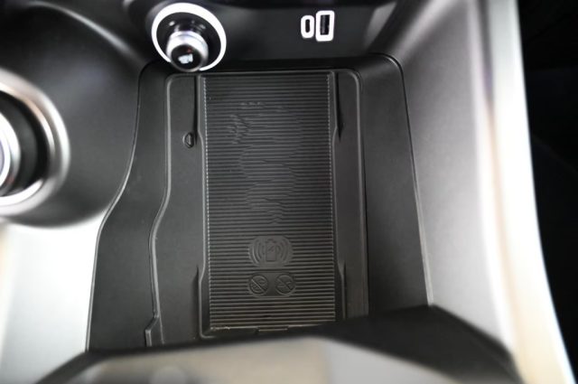 ALFA ROMEO Tonale usata, con Autoradio digitale