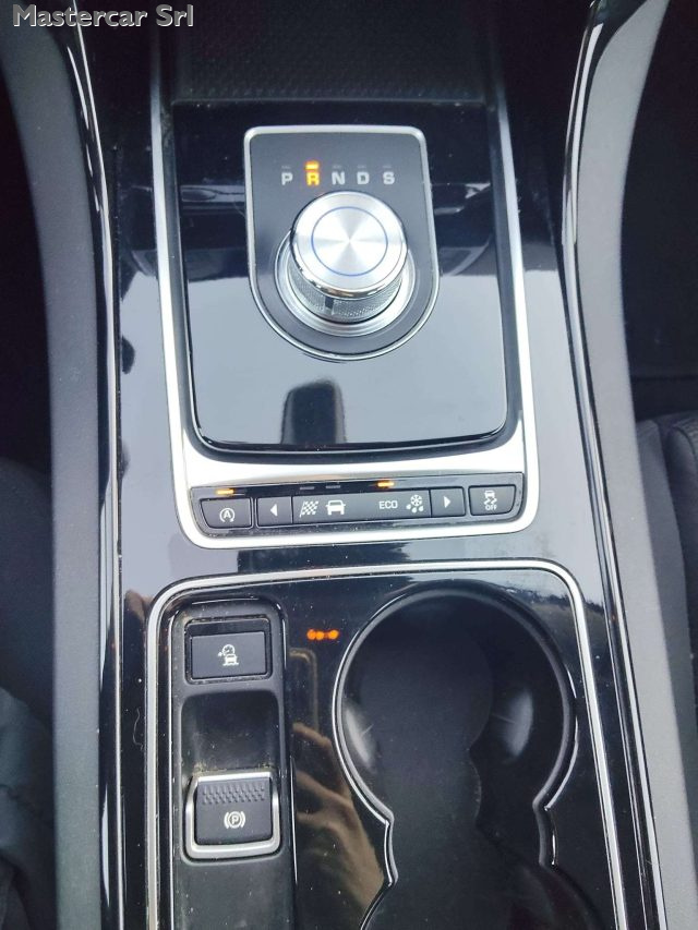 JAGUAR XE usata, con Volante in pelle