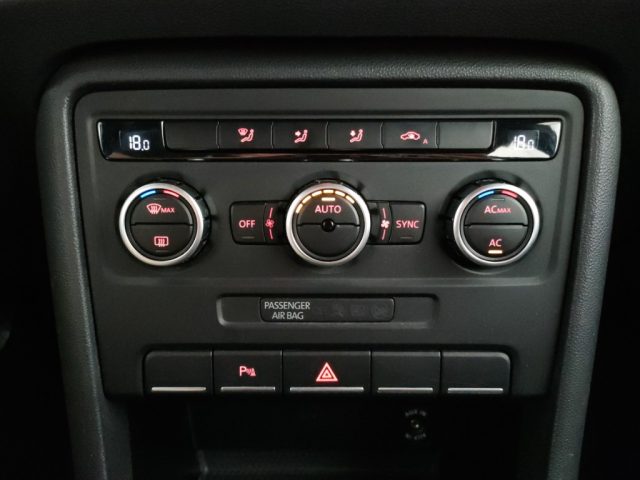 VOLKSWAGEN Maggiolino usata, con Touch screen