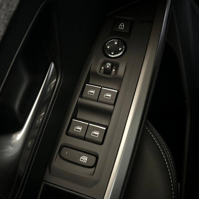 PEUGEOT 3008 usata, con Controllo elettronico della corsia