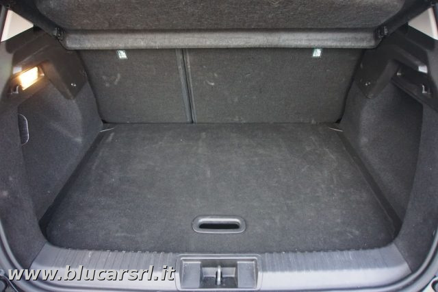 RENAULT Captur usata, con Sedile posteriore sdoppiato