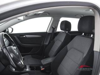 VOLKSWAGEN Passat usata 8