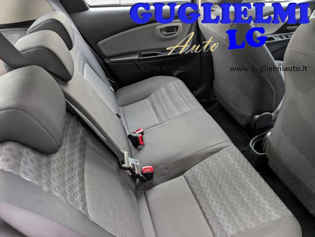 TOYOTA Yaris usata, con Specchietti laterali elettrici