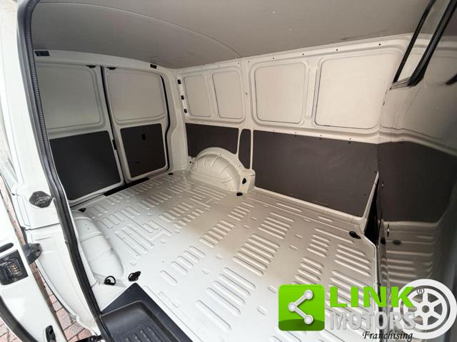 VOLKSWAGEN Transporter usata 19