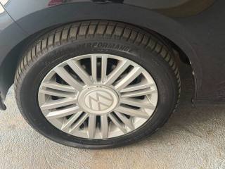 VOLKSWAGEN up! usata, con Sensori di parcheggio posteriori
