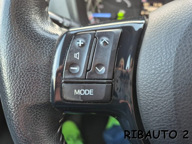 TOYOTA Yaris usata, con Touch screen