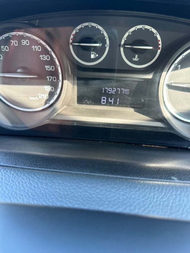 LANCIA Ypsilon usata, con USB