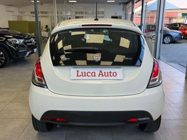 LANCIA Ypsilon usata, con Autoradio