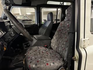 LAND ROVER Defender usata 18