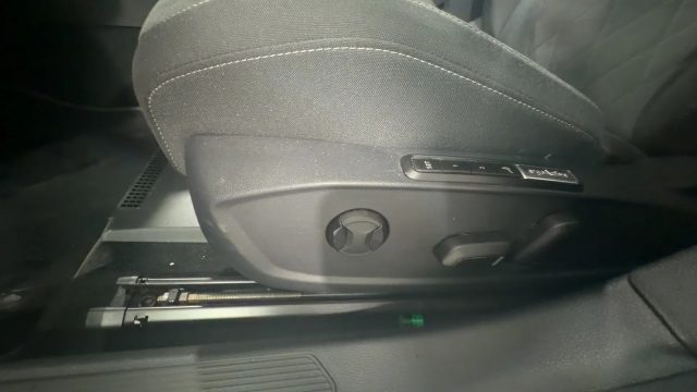 VOLKSWAGEN Golf usata, con Airbag laterali