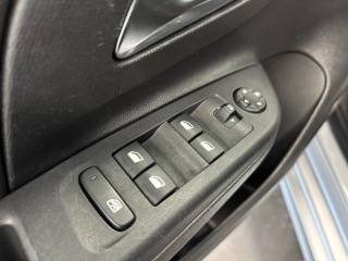 OPEL Corsa usata, con Touch screen