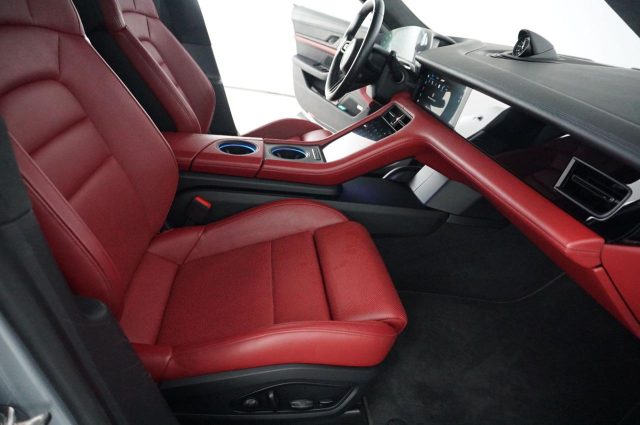 PORSCHE Taycan usata, con Volante in pelle