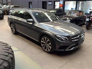 MERCEDES-BENZ E 220 usata, con Airbag laterali