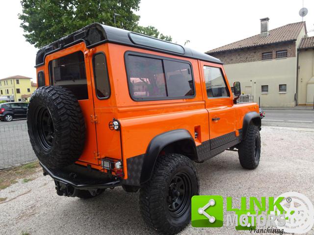 LAND ROVER Defender usata, con Fendinebbia