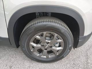 JEEP Avenger usata, con USB