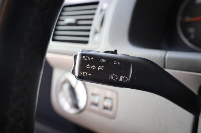 VOLKSWAGEN Touran usata, con Luci diurne