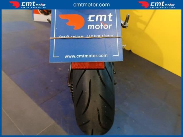 YAMAHA YZF R1 usata 14