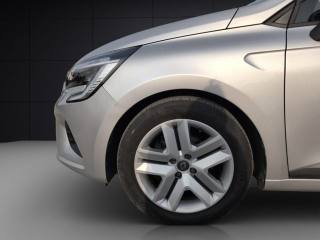 RENAULT Clio usata, con Autoradio digitale