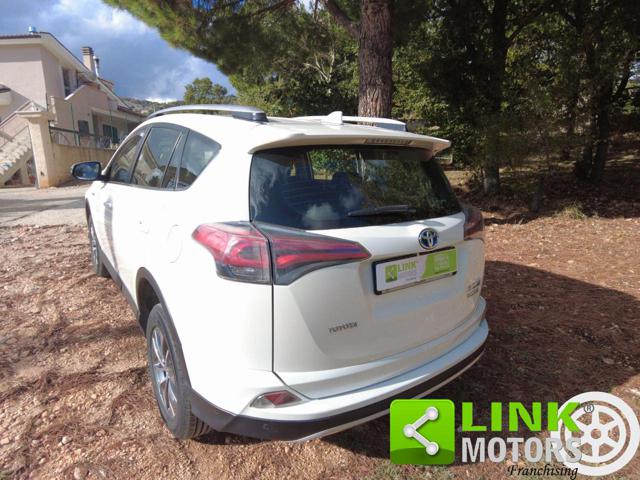 TOYOTA RAV 4 usata, con Autoradio