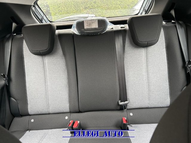 OPEL Corsa usata, con Fari LED