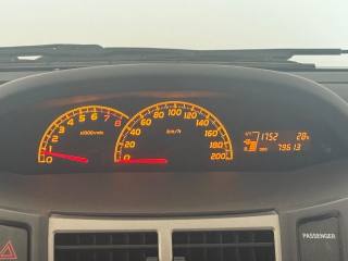 TOYOTA Yaris usata 11