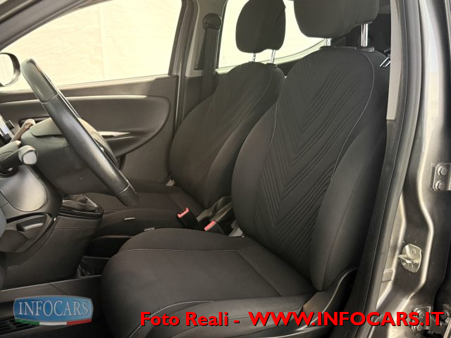 LANCIA Ypsilon usata, con Autoradio