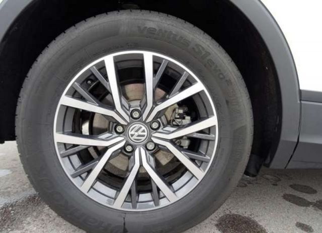 VOLKSWAGEN Tiguan usata, con Autoradio