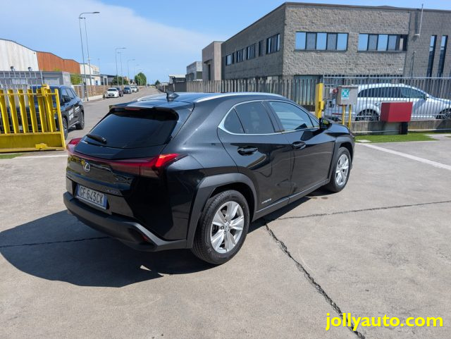 LEXUS UX 250h usata, con Alzacristalli elettrici