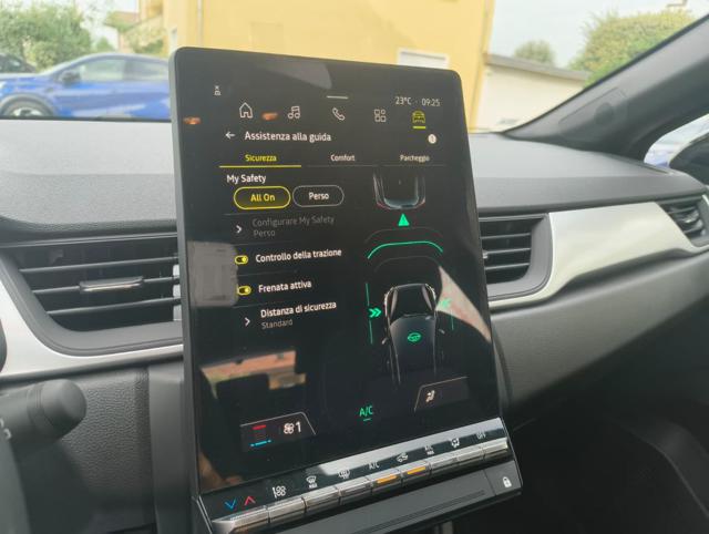 RENAULT Captur usata, con Sistema di navigazione