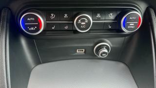 ALFA ROMEO Stelvio usata, con Controllo automatico clima