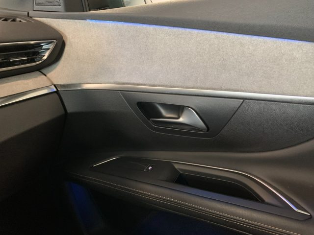 PEUGEOT 3008 usata, con Volante multifunzione