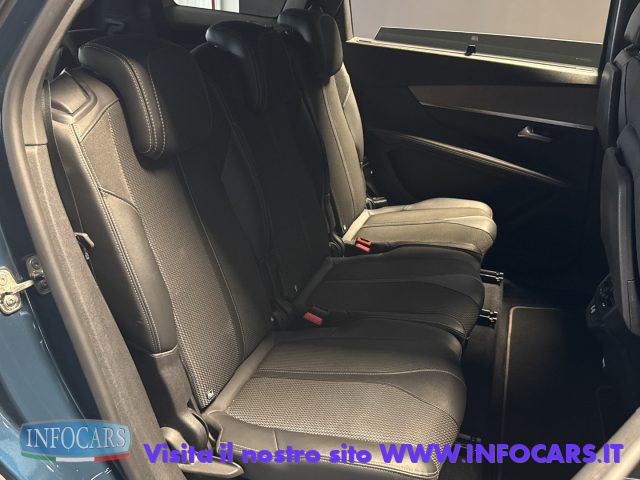 PEUGEOT 5008 usata, con Cerchi in lega