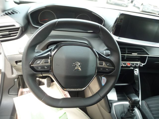 PEUGEOT 2008 usata, con Autoradio