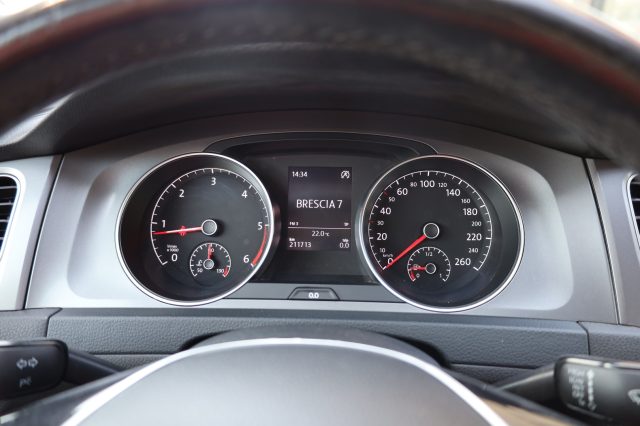 VOLKSWAGEN Golf usata, con Autoradio