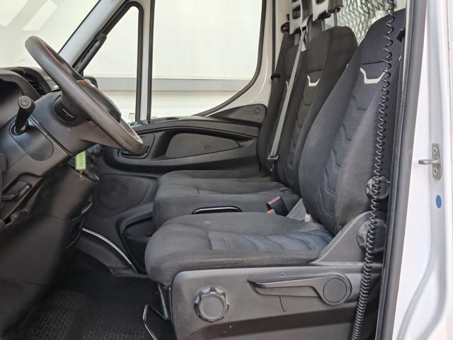 IVECO Daily usata, con USB