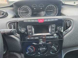 LANCIA Ypsilon usata, con Fendinebbia