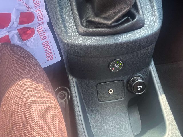 FORD Fiesta usata, con Autoradio