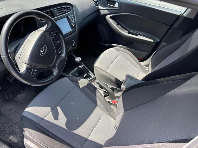 HYUNDAI i20 usata, con Alzacristalli elettrici